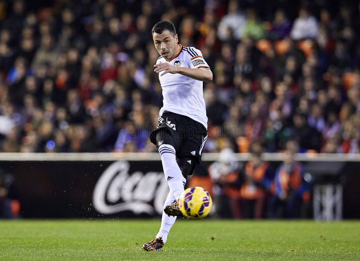 Gayà sale al rescate del Valencia CF: A tres asistencias de su ídolo Vicente