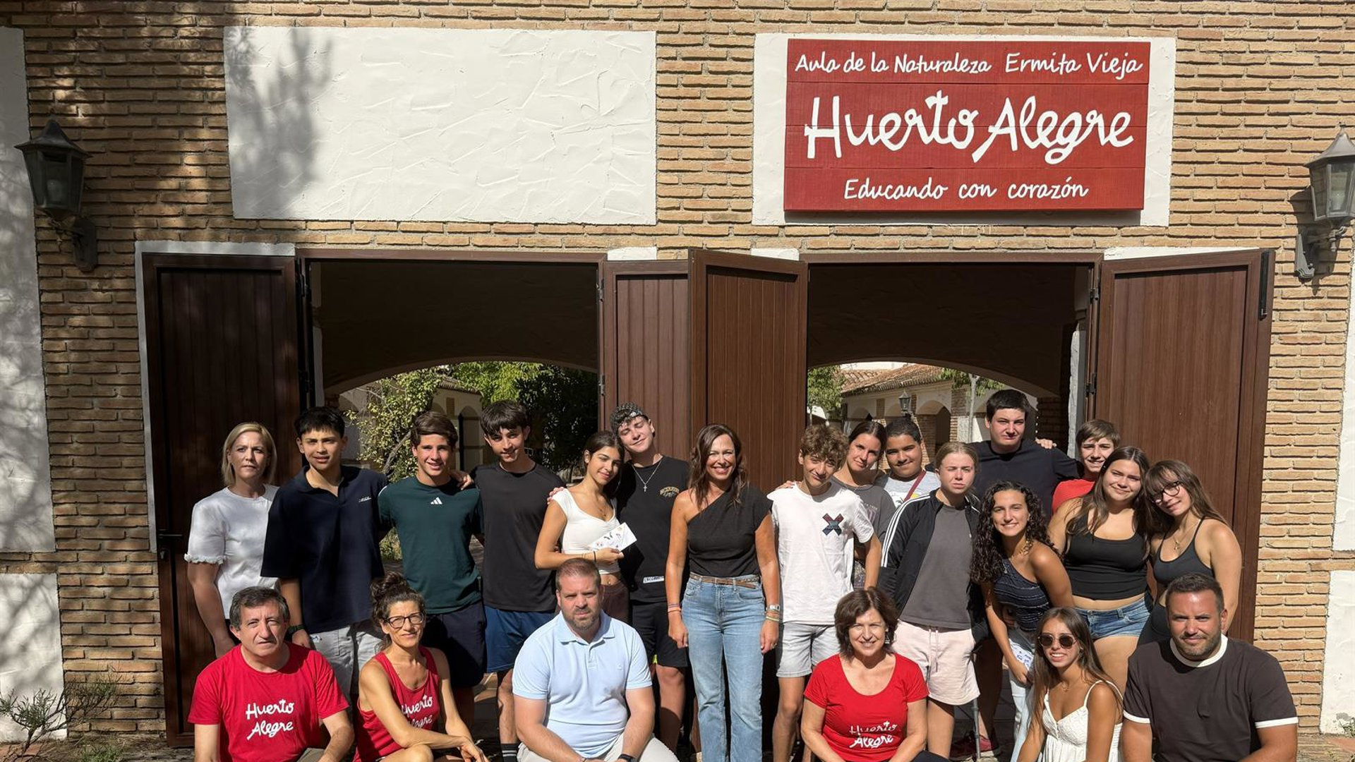 Voluntariado Ambiental Juvenil en Andalucía: ¿Un Gesto Significativo o un Compromiso Superficial ante la Crisis Ecológica?