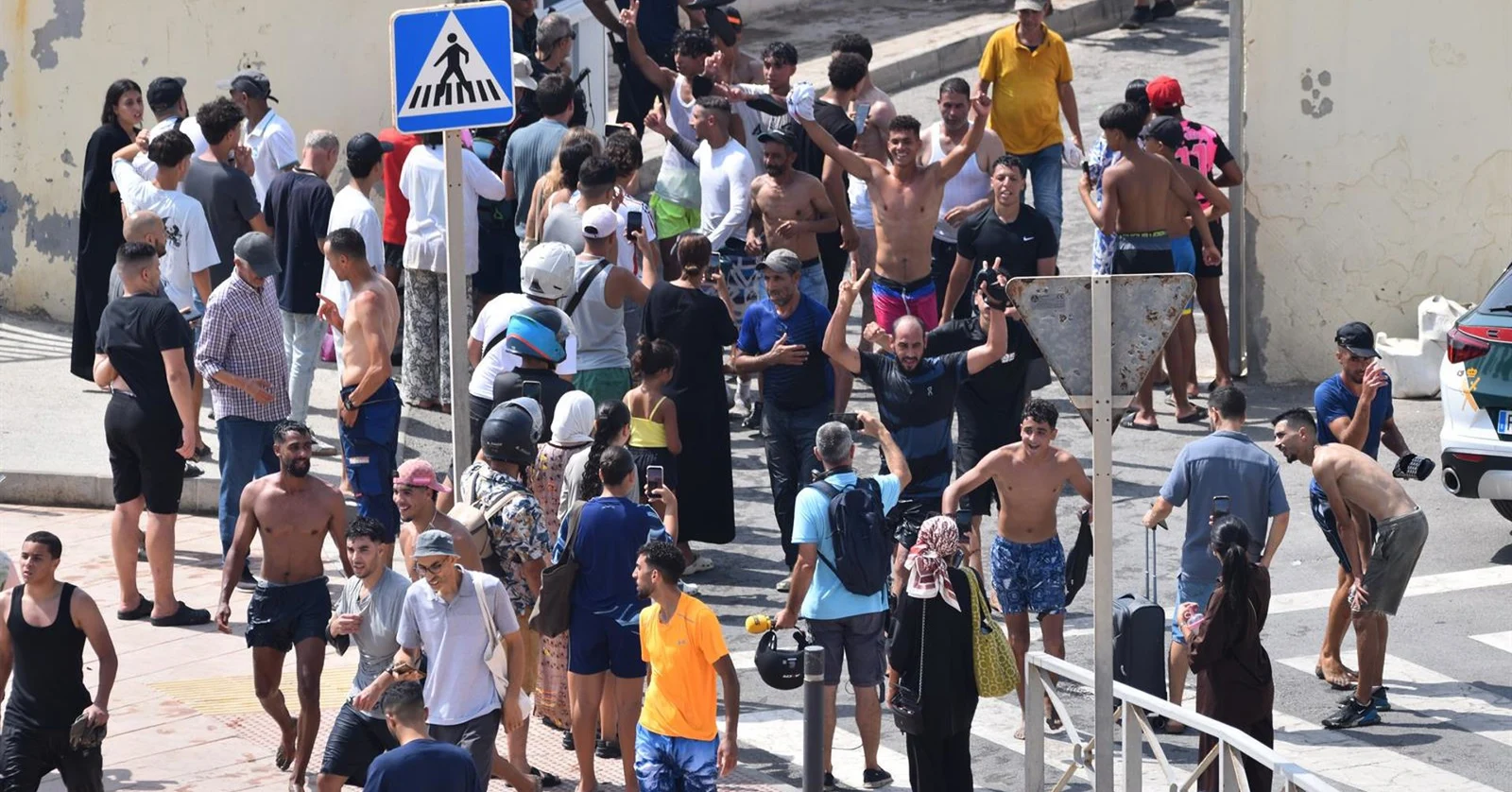 Continúa la tensión en Ceuta: Dos guardias civiles y un militar resultan heridos en las últimas 24 horas
