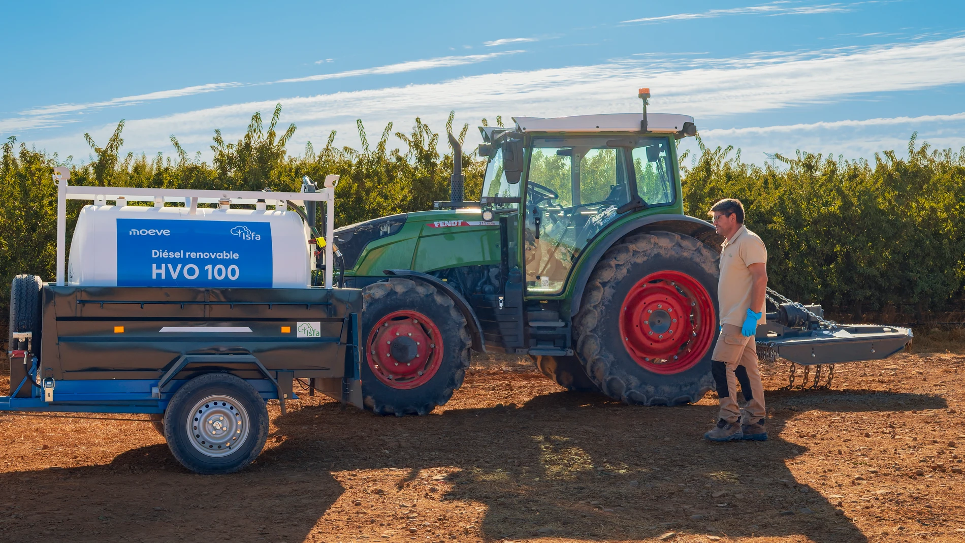 Descarbonización Agrícola en Cáceres: El Diésel Renovable Impulsa la Producción de Almendros