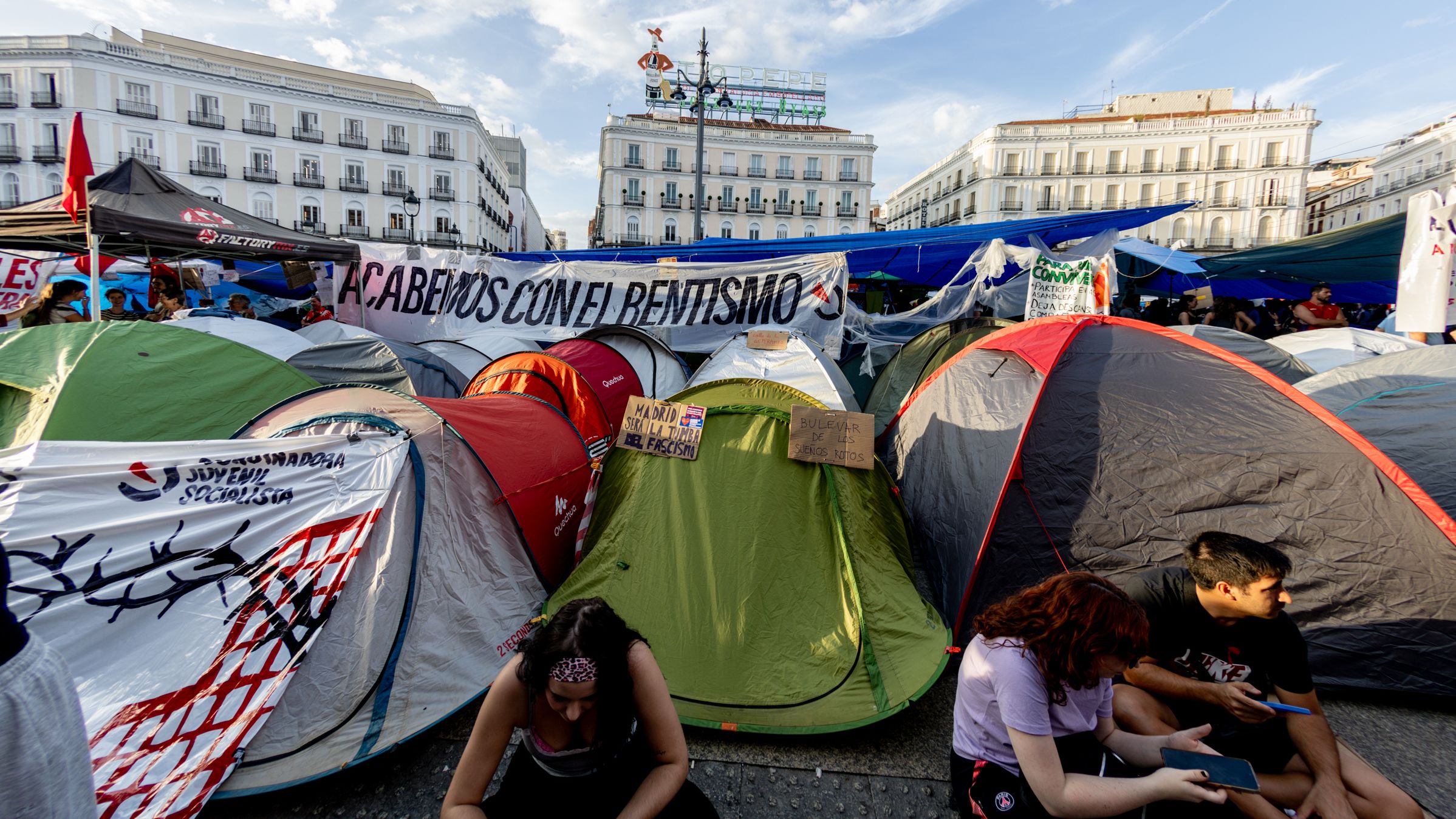 El Pulso de España en las Calles: Acampadas por la Vivienda Escalando hacia una Huelga General en Medio de un Bloqueo Político