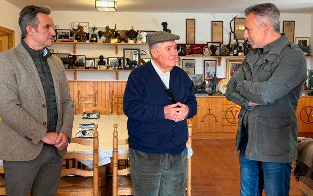 La Comunidad de Madrid visita el campo bravo y pone en valor la conservación del toro de lidia